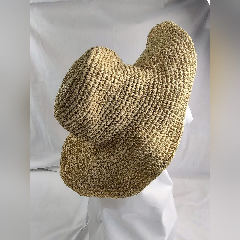 Calcutta Brand Women's Floppy Beach Woven Straw Hat Wide Brim Foldable Soft Feel - Picture 10 of 11